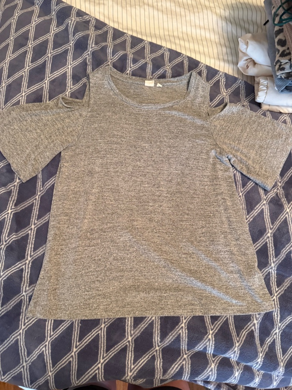 GAP Gray Cold-Shoulder Short Sleeve Tee